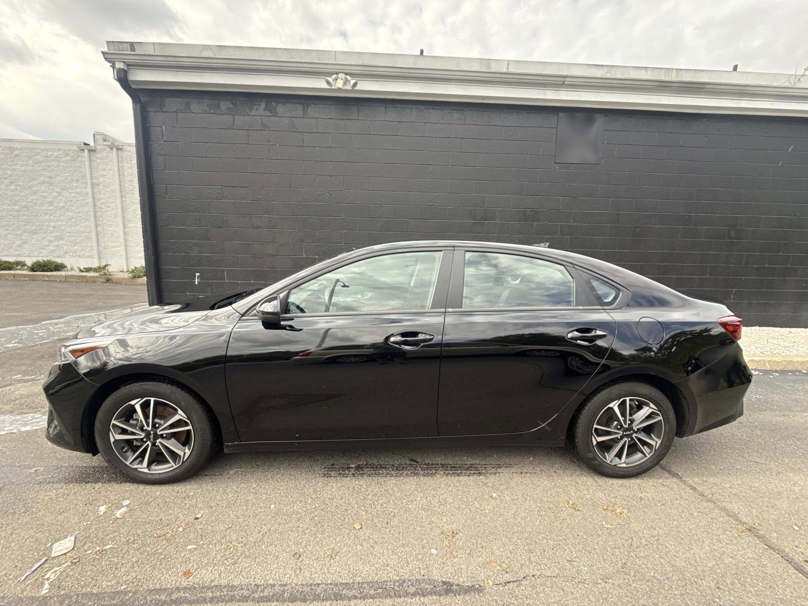 Used 2024 Kia Forte LXS image 6