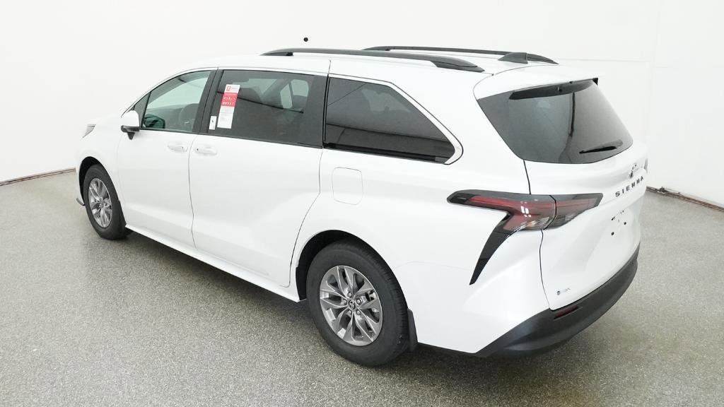 New 2026 Toyota Sienna XLE FWD image 22