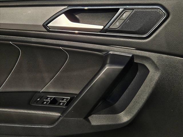 Used 2023 Volkswagen Tiguan SE image 6