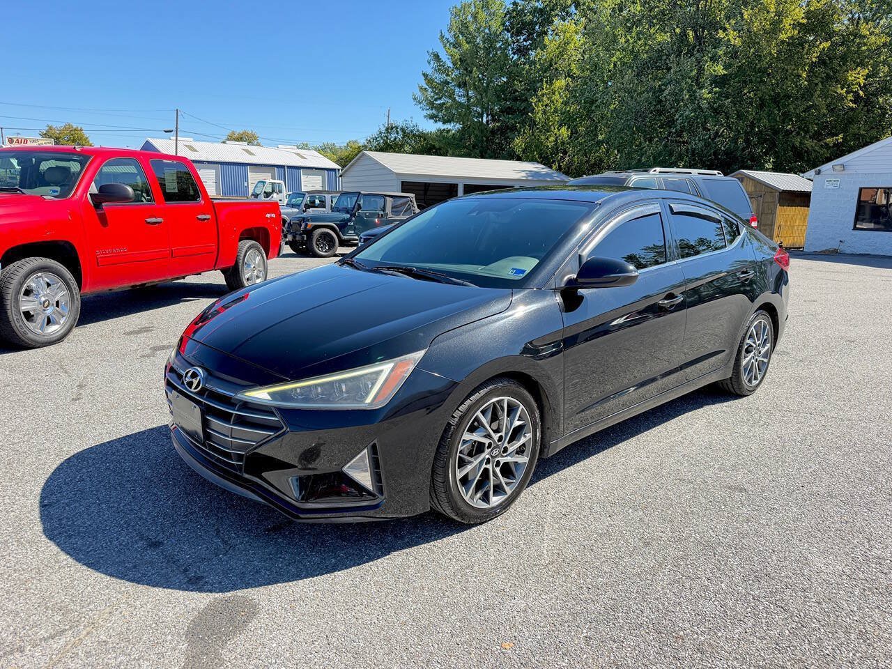 Used 2019 Hyundai Elantra Limited w/ Cargo Package FWD image 2