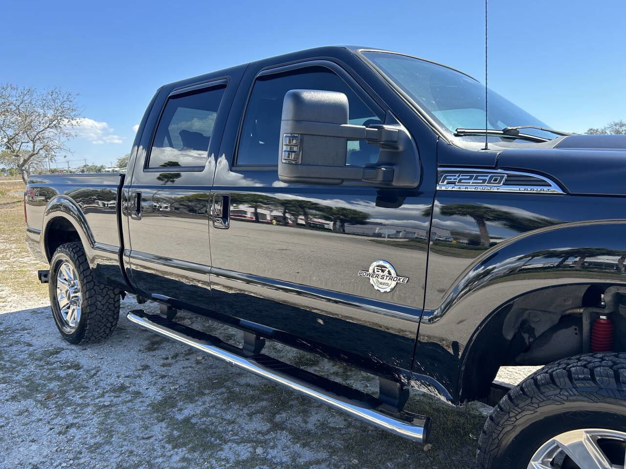 Used 2016 Ford F250 Lariat w/ Lariat Interior Package image 15