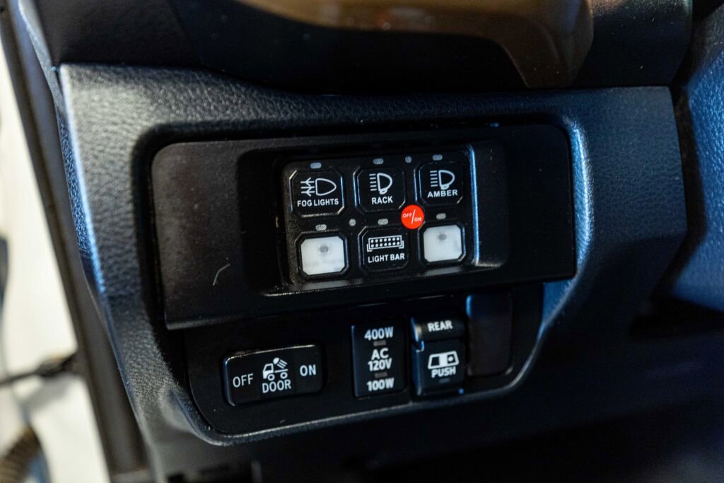 Used 2017 Toyota Tacoma TRD Off-Road image 12