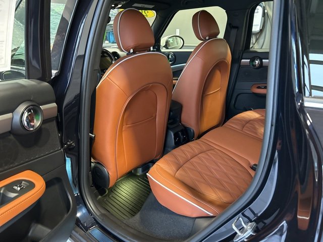 Used 2023 MINI Cooper Countryman SE w/ Storage Package image 23