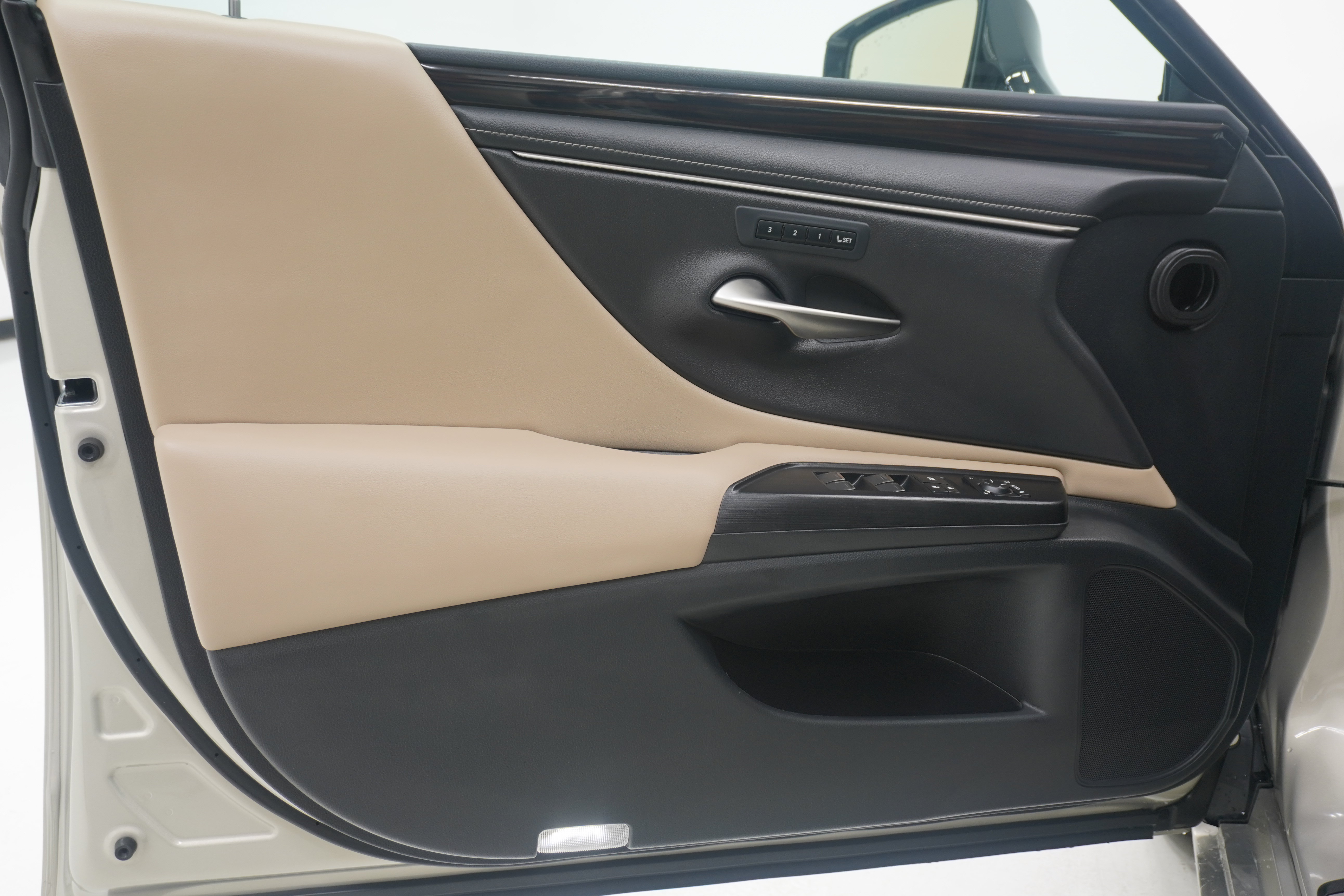 Used 2021 Lexus ES 250 w/ Premium Package AWD/4WD image 14