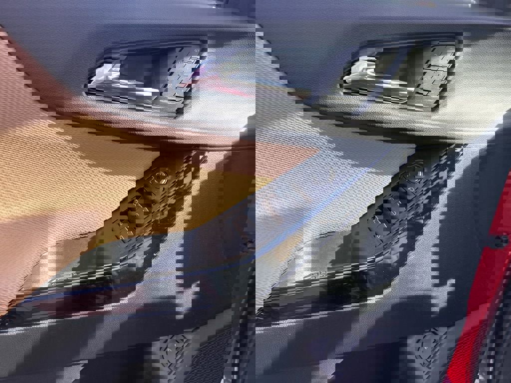 New 2026 Chevrolet Equinox ACTIV w/ Convenience Package III image 7