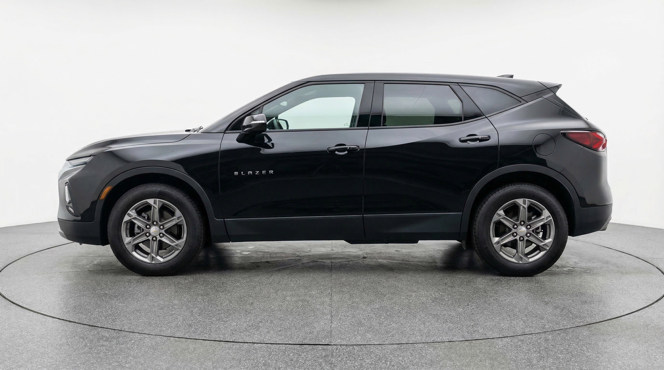 Used 2025 Chevrolet Blazer LT FWD image 5