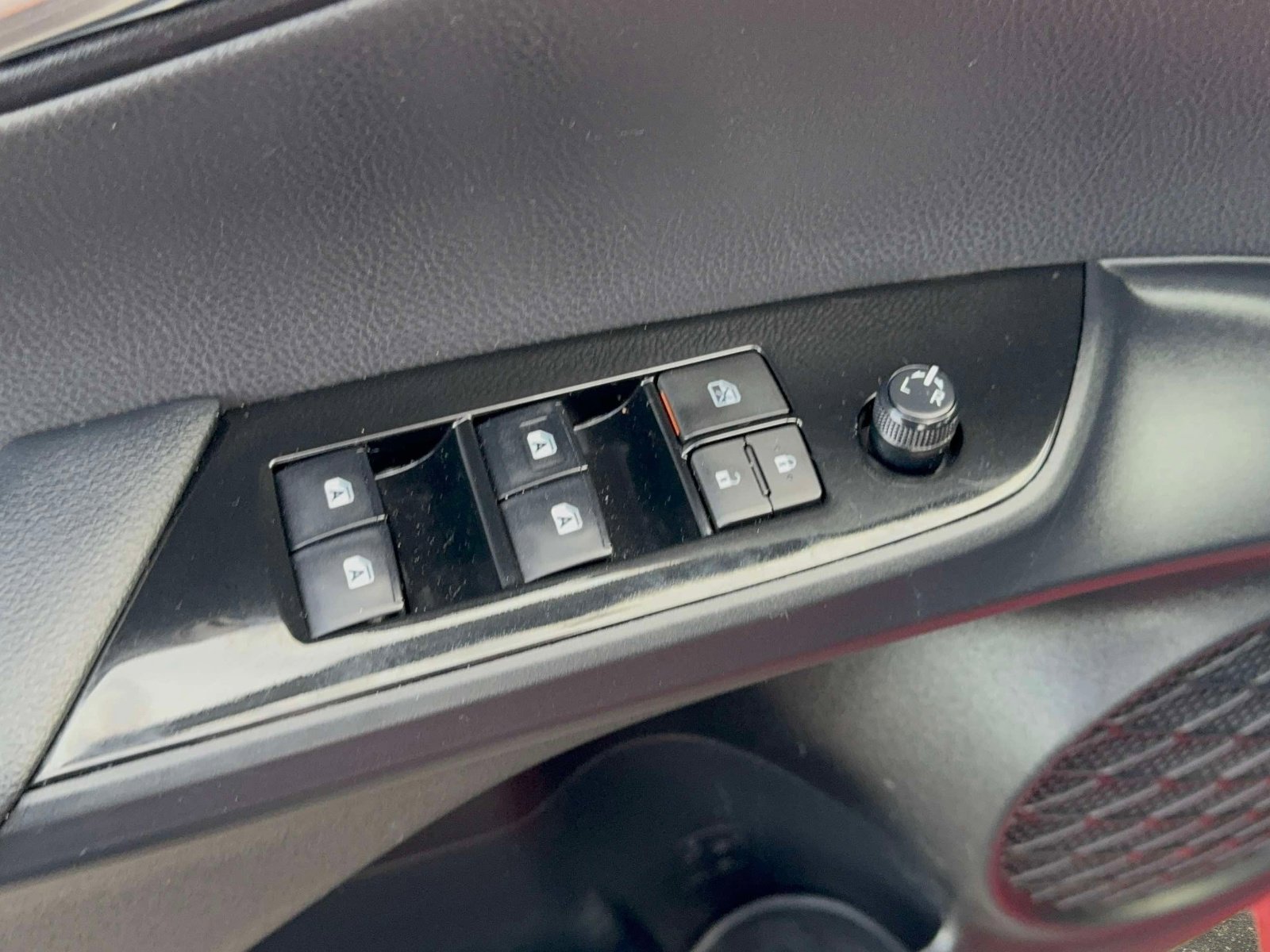 Used 2017 Toyota Prius Prime Premium image 18