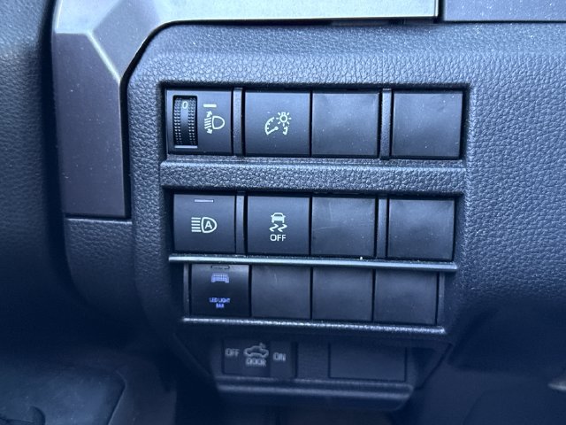 Used 2025 Toyota Tacoma TRD Off-Road AWD/4WD image 42