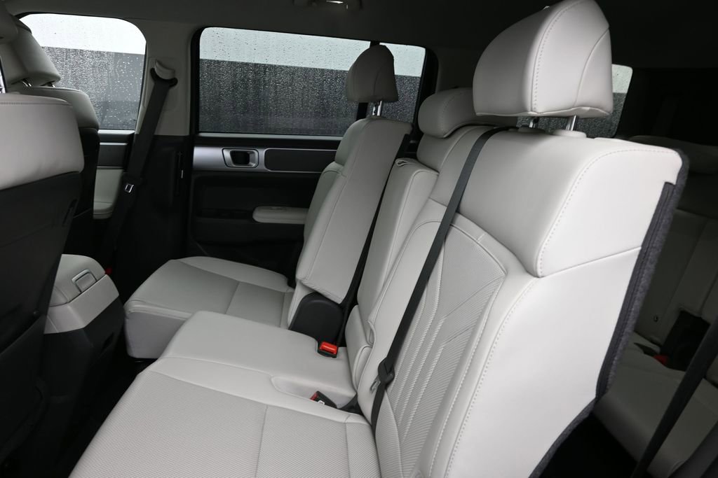 Used 2026 Hyundai Santa Fe SEL FWD image 26