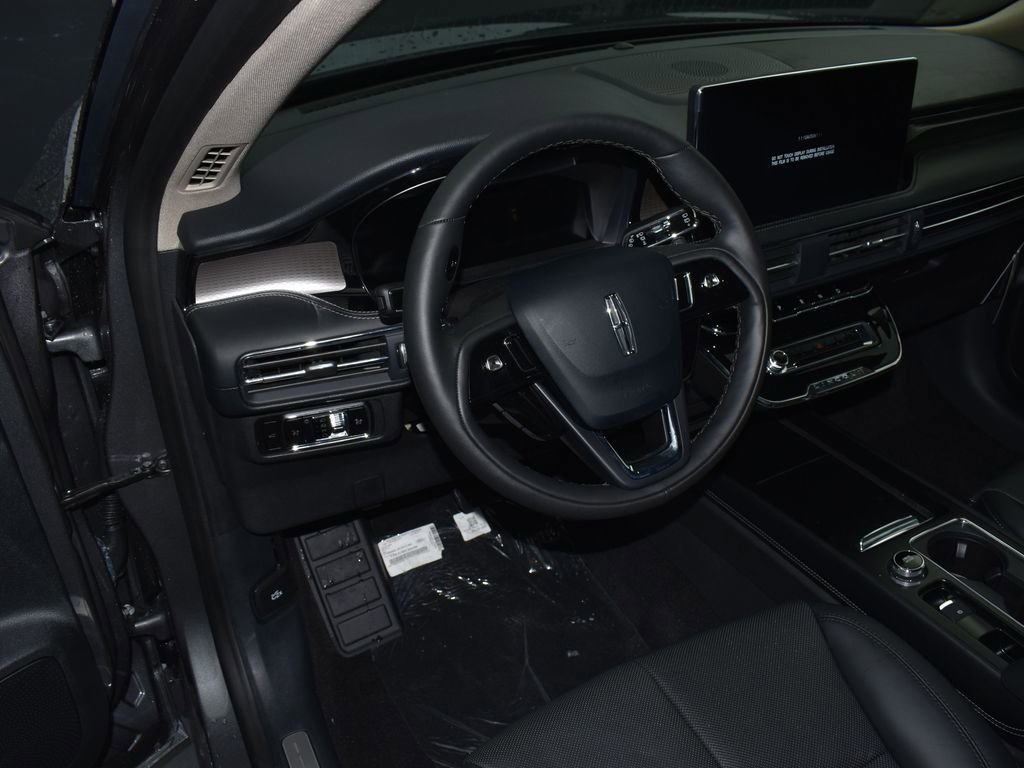 New 2025 Lincoln Corsair Reserve image 18