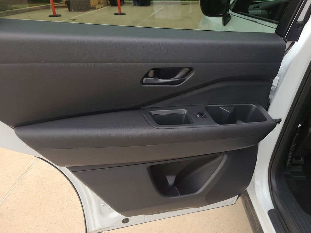 Certified 2025 Nissan Pathfinder SV image 14