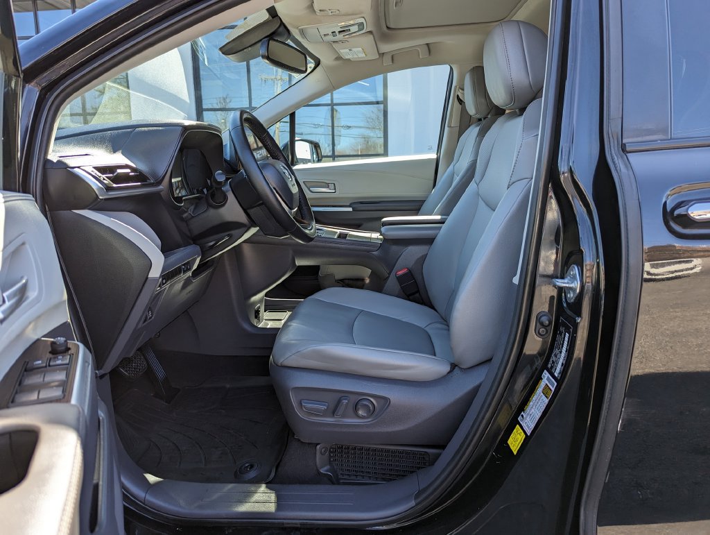 Used 2021 Toyota Sienna XLE AWD/4WD image 13