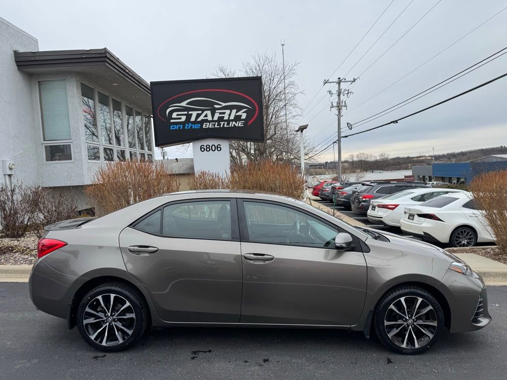 Used 2017 Toyota Corolla SE w/ Carpet Mat Package (TMS) FWD image 1