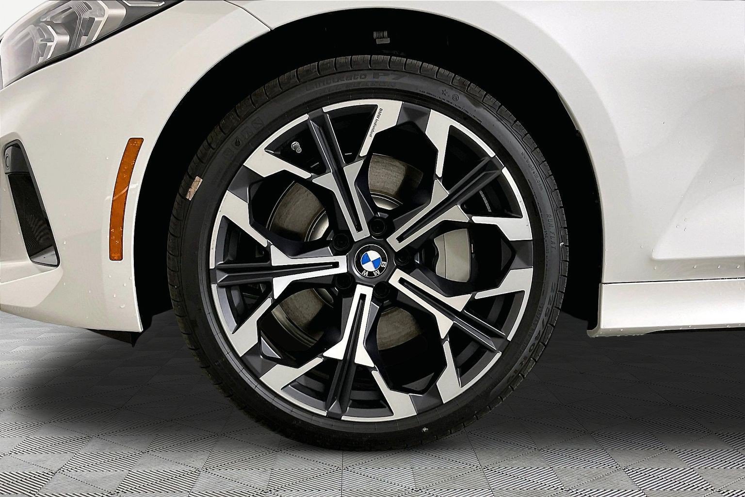 New 2026 BMW 330i xDrive Sedan w/ Premium Package AWD/4WD image 15