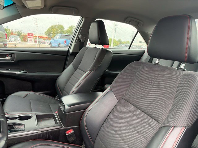 Used 2016 Toyota Camry SE FWD image 10