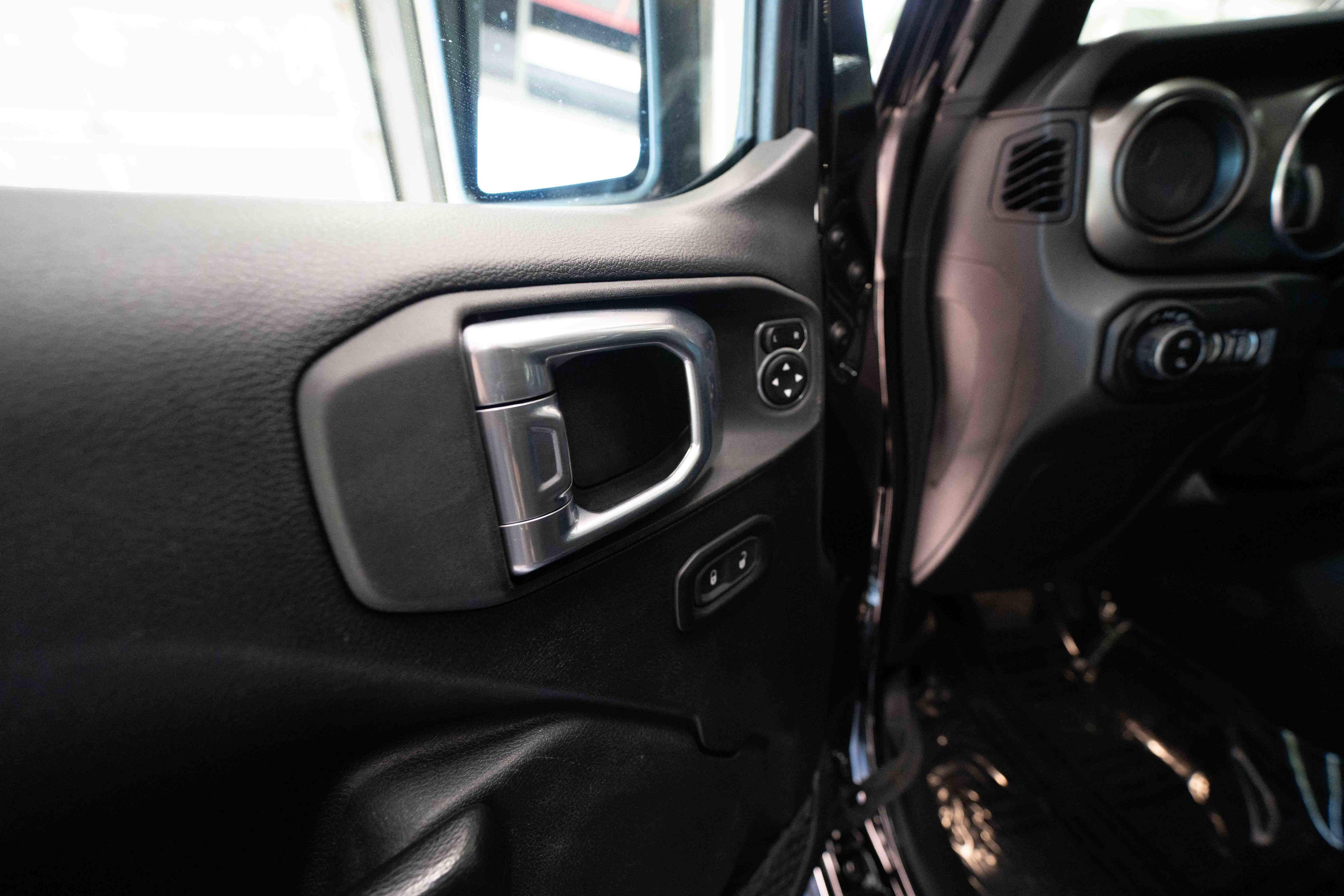 Used 2021 Jeep Gladiator Sport AWD/4WD image 7