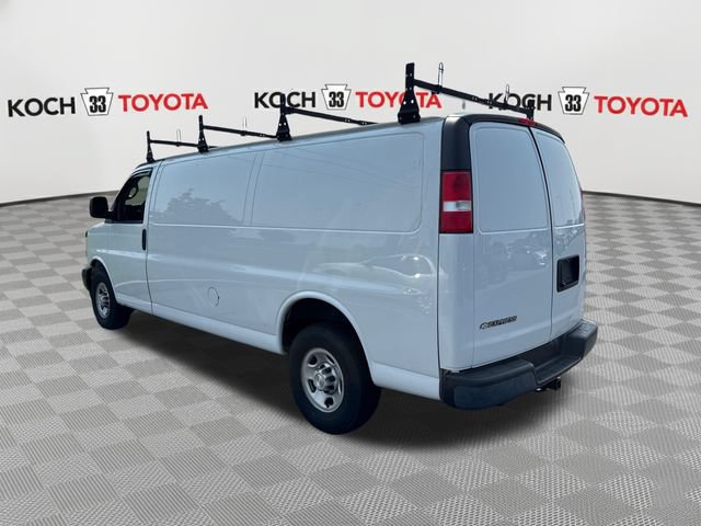 Used 2018 Chevrolet Express 3500 Extended w/ Driver Convenience Package RWD image 6