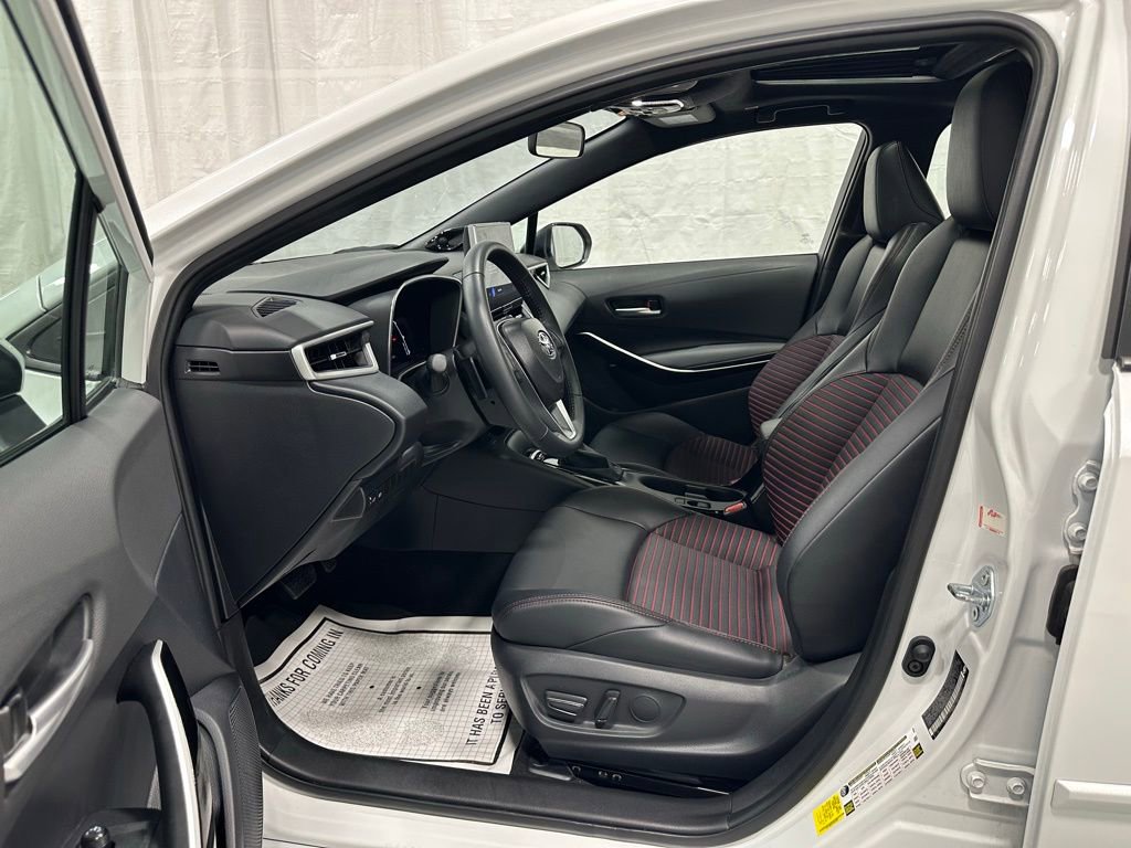 Used 2025 Toyota Corolla XSE FWD image 10
