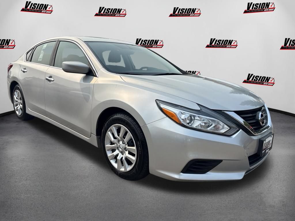 Used 2017 Nissan Altima 2.5 S w/ Power Driver Seat Package FWD image 3