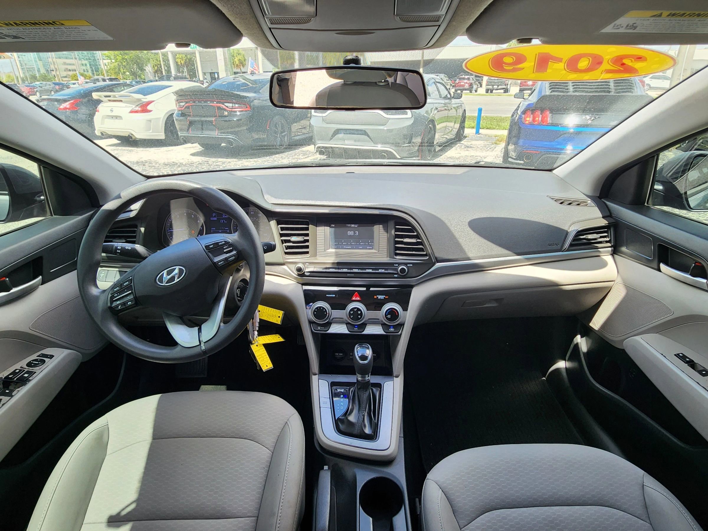 Used 2019 Hyundai Elantra SE FWD image 14