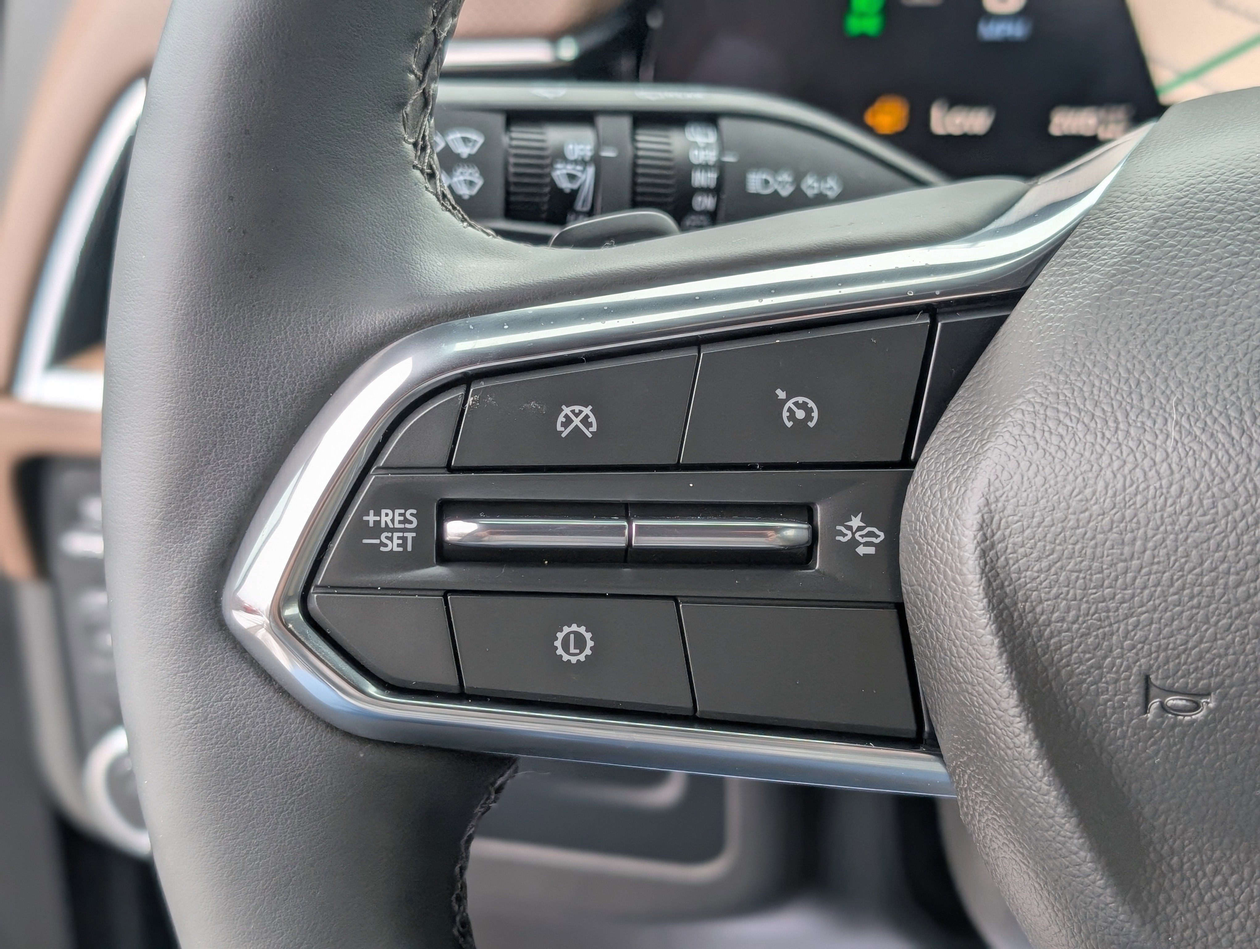 Used 2025 Chevrolet Tahoe High Country image 18