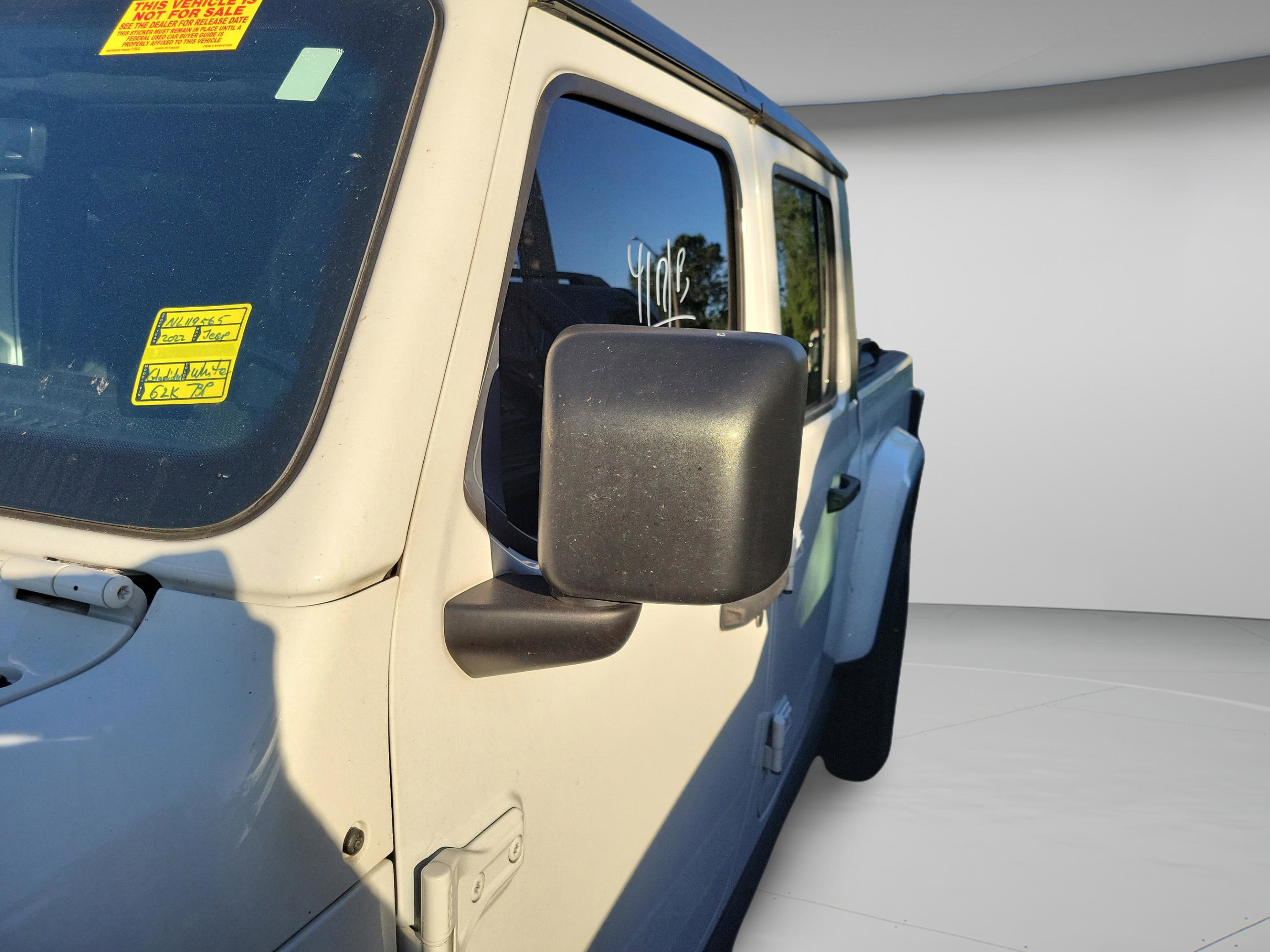 Used 2022 Jeep Gladiator Willys image 27