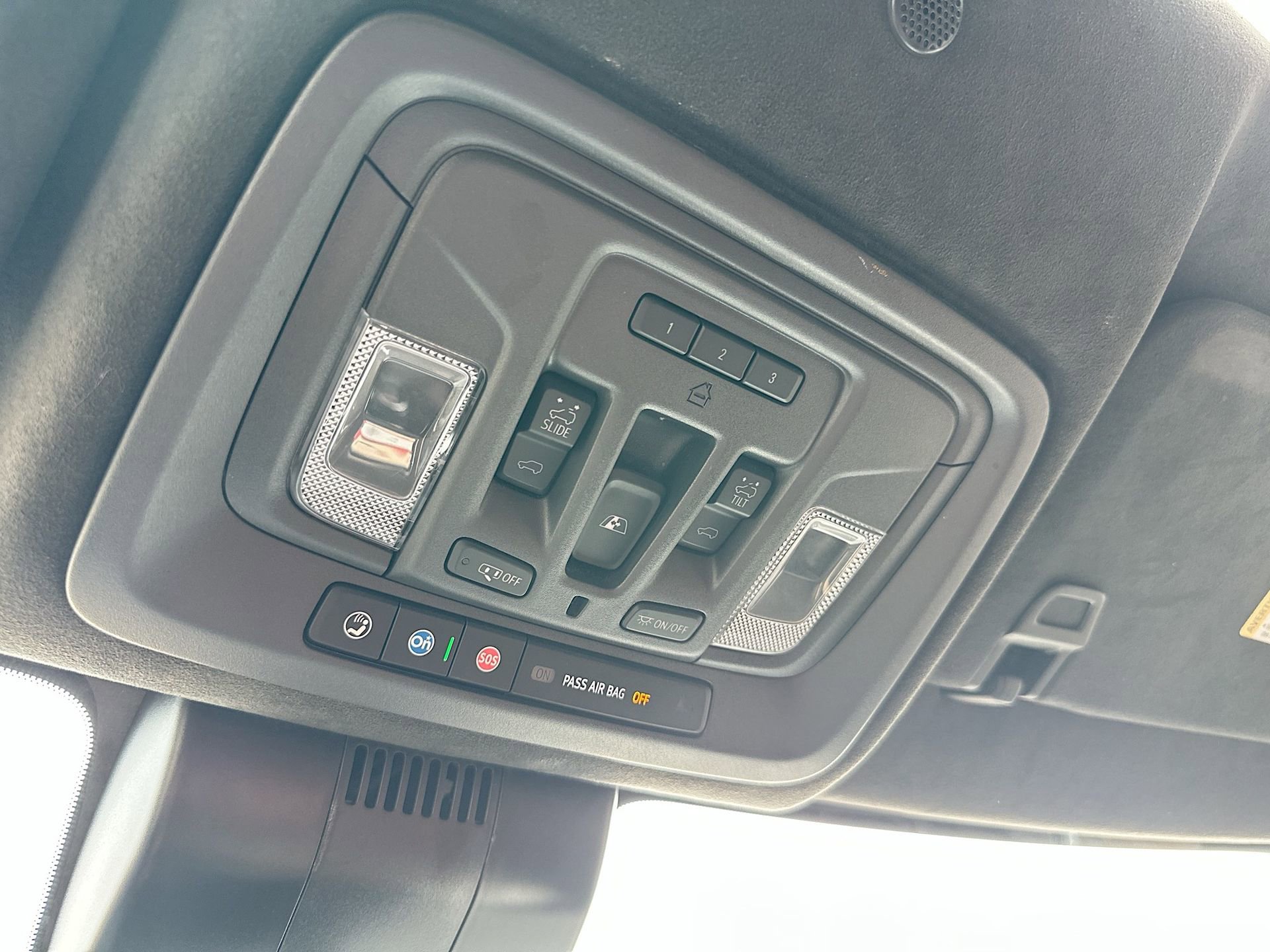 Used 2024 GMC Sierra 3500 Denali Ultimate image 24