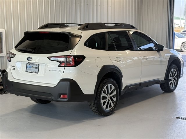 Used 2024 Subaru Outback Premium image 3