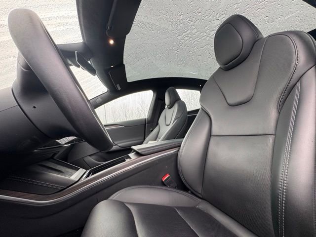 Used 2023 Tesla Model S Standard Range image 8