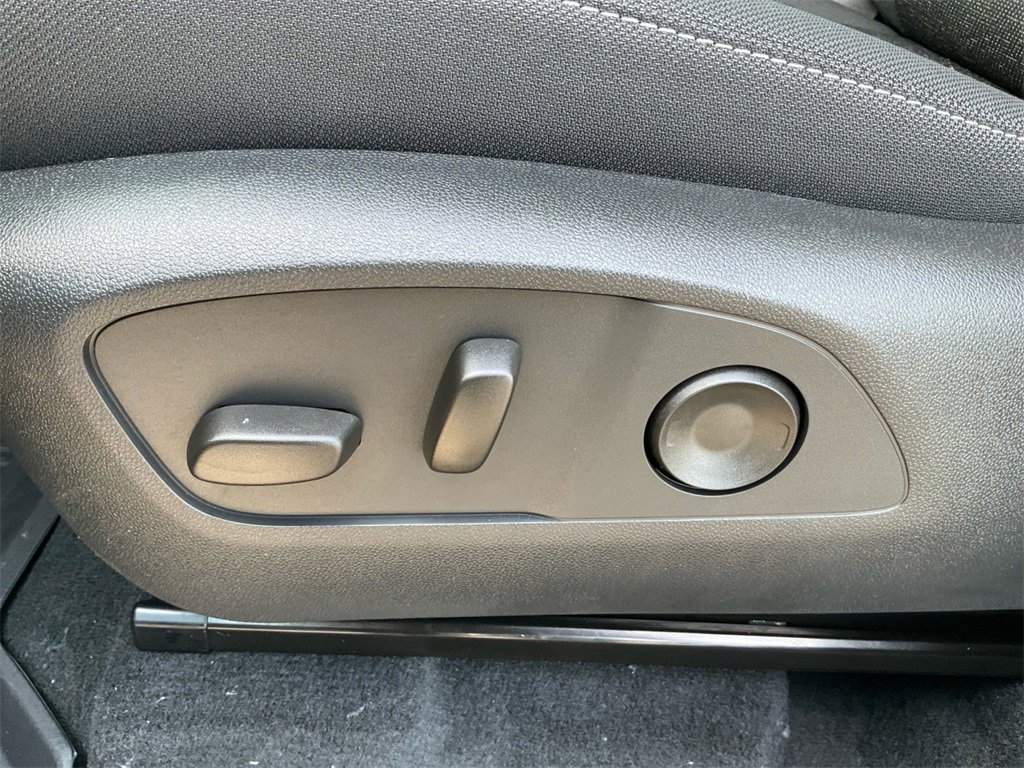 New 2026 Chevrolet Traverse LT w/ Driver Confidence Package image 29