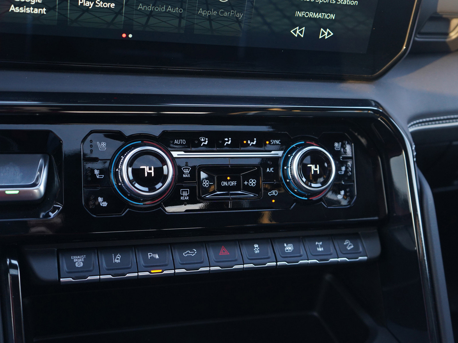 Used 2025 GMC Sierra 2500 AT4X image 25