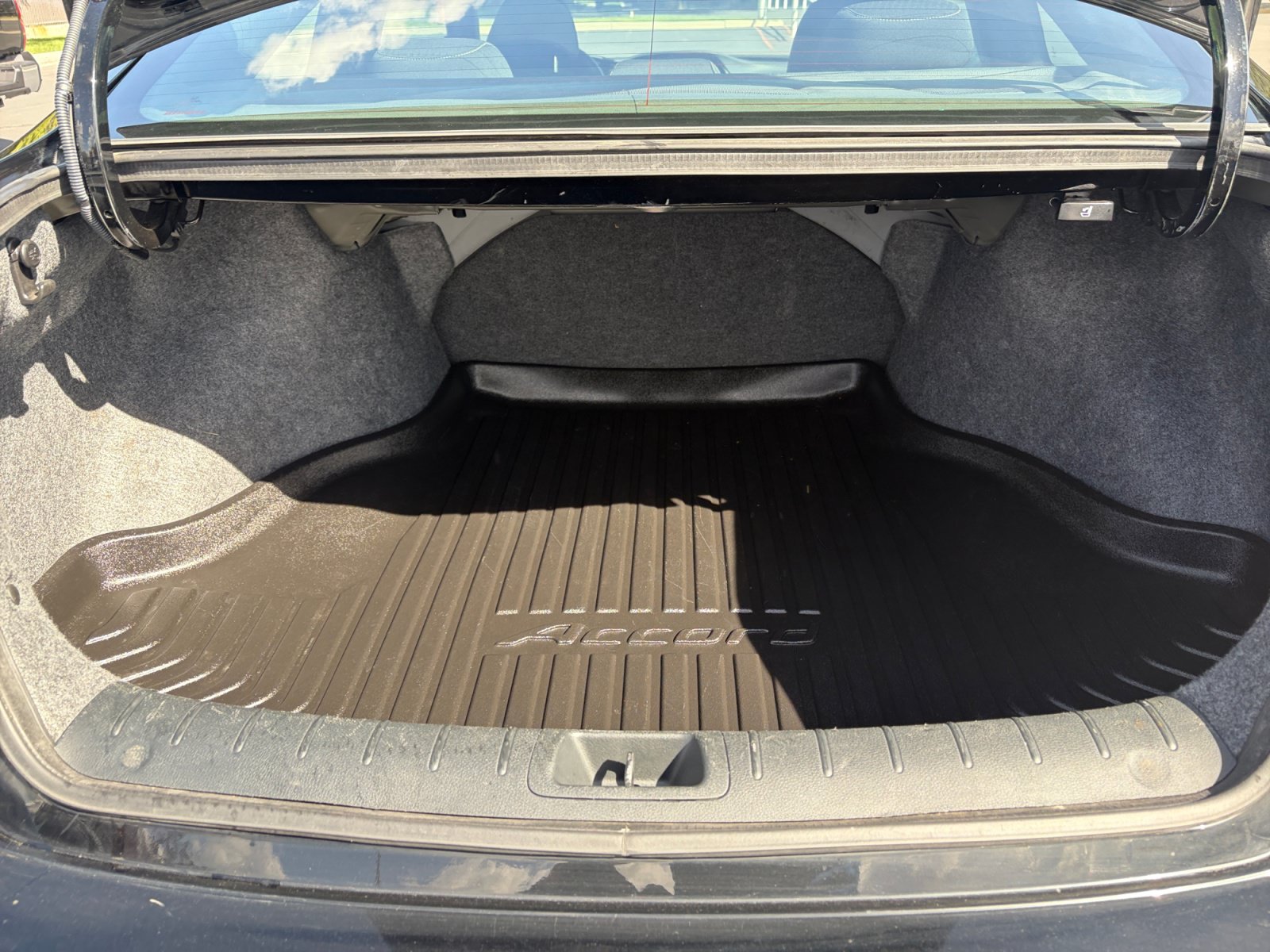 Used 2017 Honda Accord EX image 25