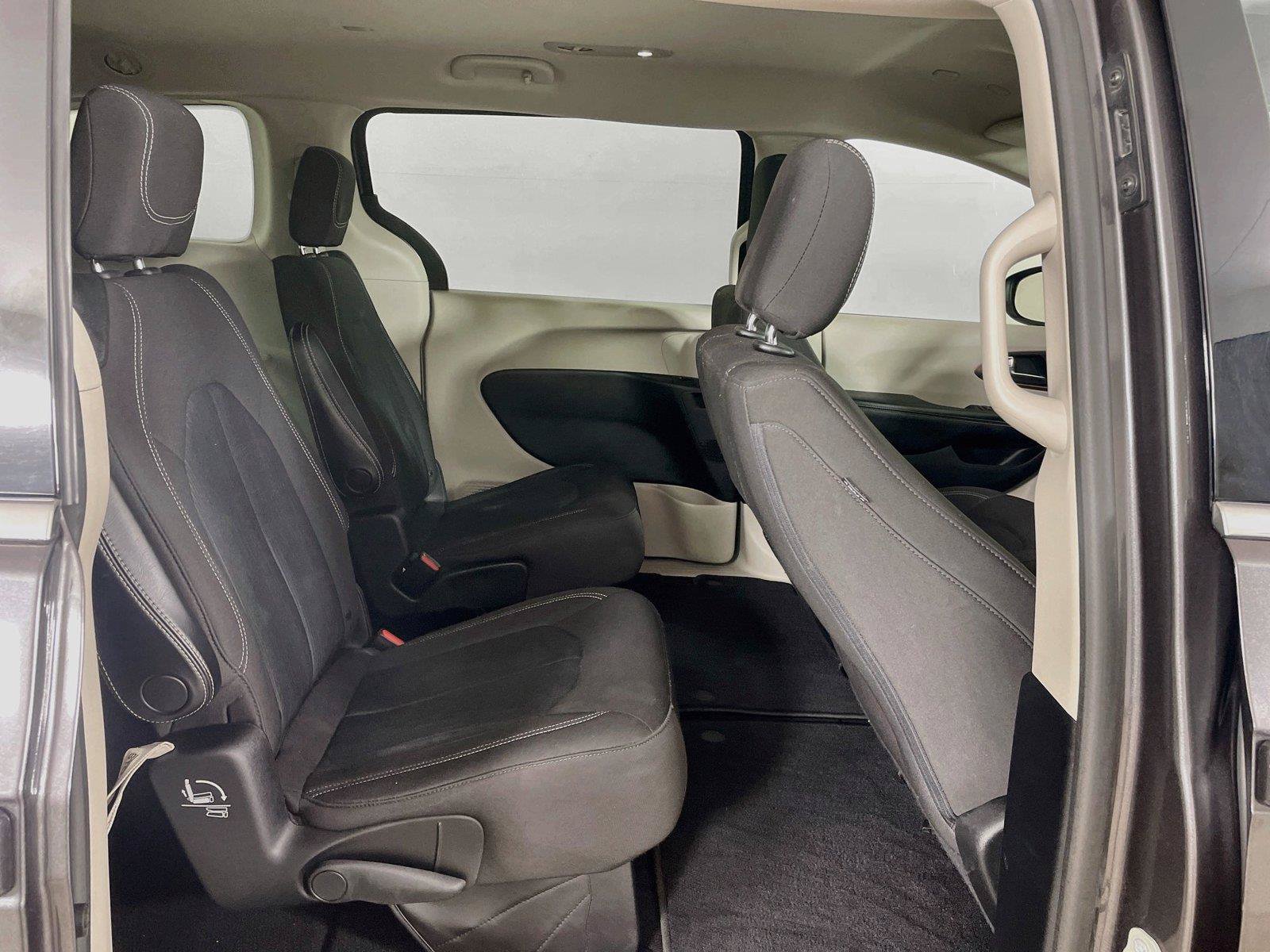 Used 2021 Chrysler Voyager LX FWD image 25