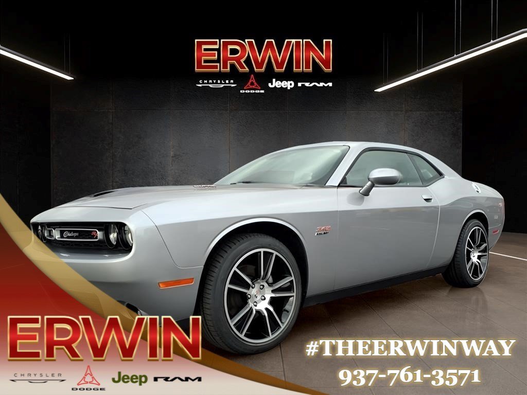 Used 2015 Dodge Challenger R/T Plus RWD image 3