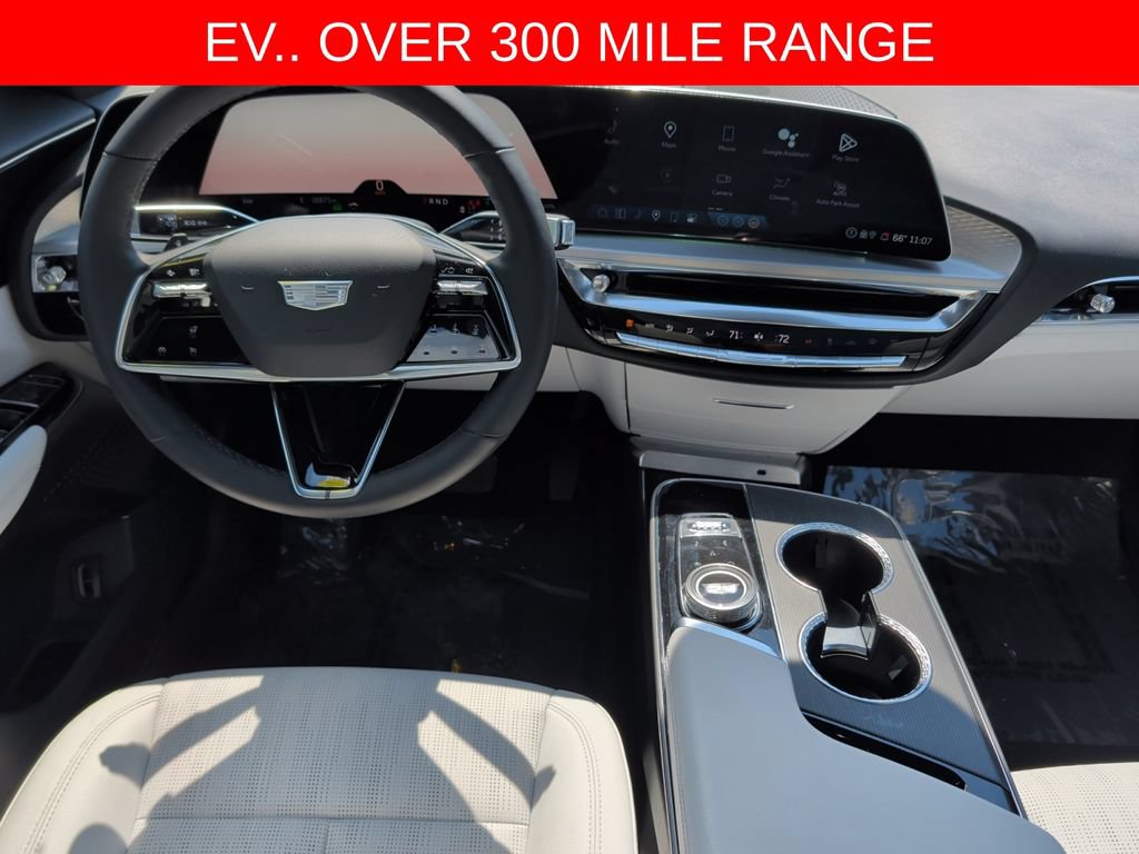 Used 2024 Cadillac Lyriq Luxury w/ LPO, Floor Liner Package AWD/4WD image 13