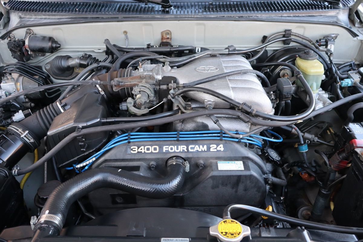 Used 2000 Toyota 4Runner SR5 image 36