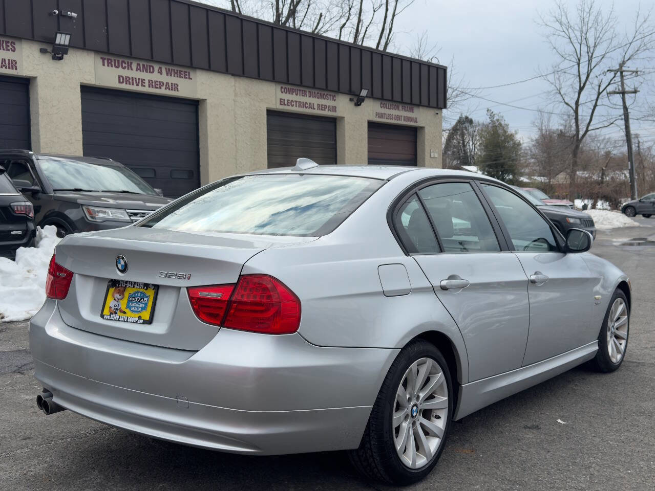 Used 2011 BMW 328i xDrive Sedan w/ Premium Pkg image 6