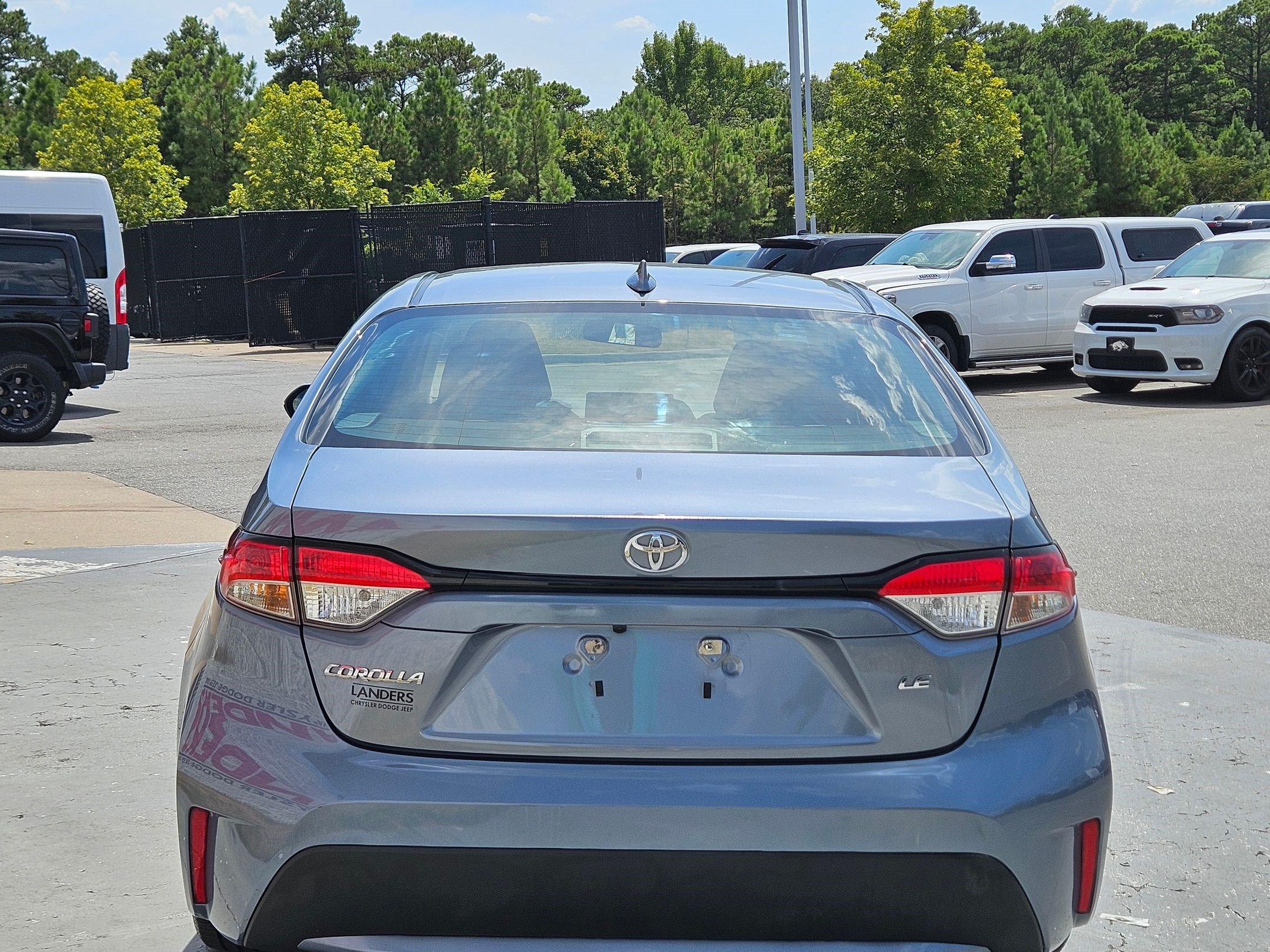 Used 2022 Toyota Corolla LE FWD image 6