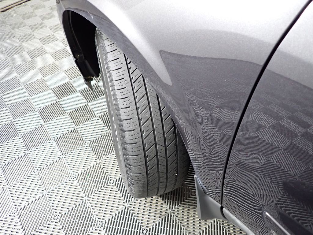 Used 2015 Chevrolet Traverse LT image 33