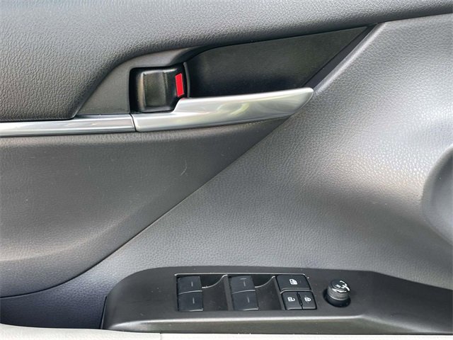Used 2024 Toyota Camry SE image 17