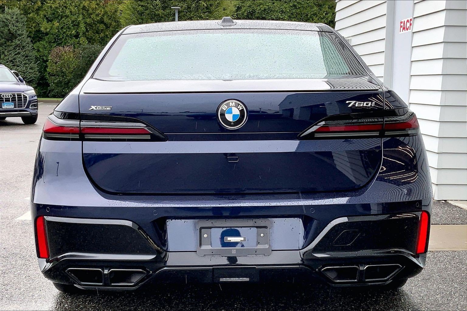 Used 2023 BMW 760i xDrive w/ Luxury Rear Seating Package AWD/4WD image 6
