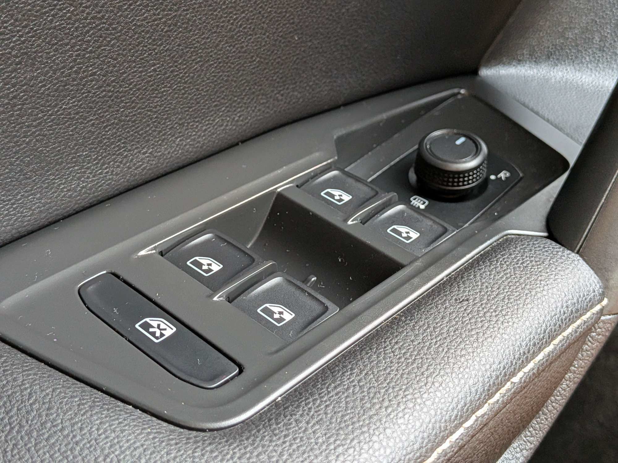 Used 2023 Volkswagen Tiguan S FWD image 24
