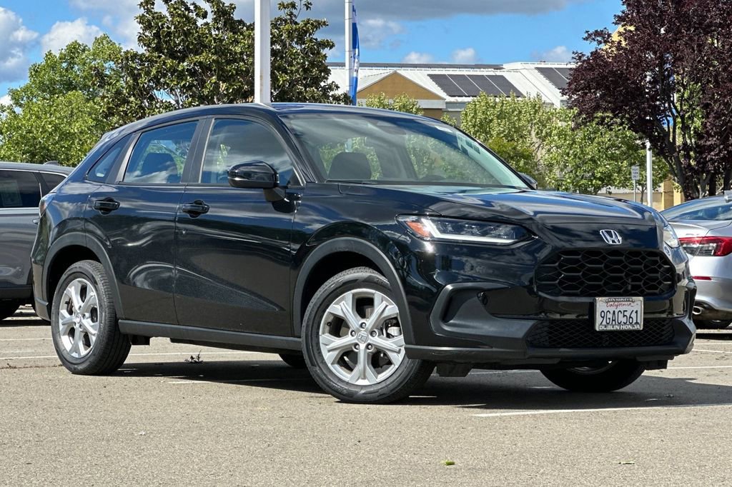 Certified 2023 Honda HR-V LX image 2