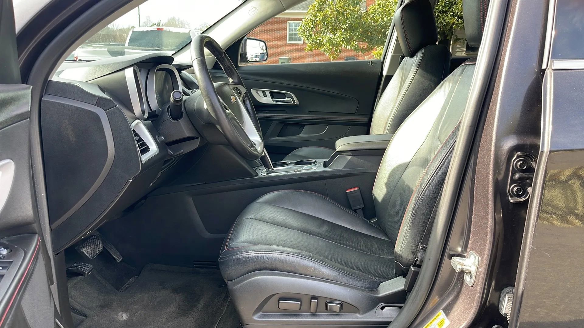 Used 2014 Chevrolet Equinox LT w/ Driver Convenience Package image 10