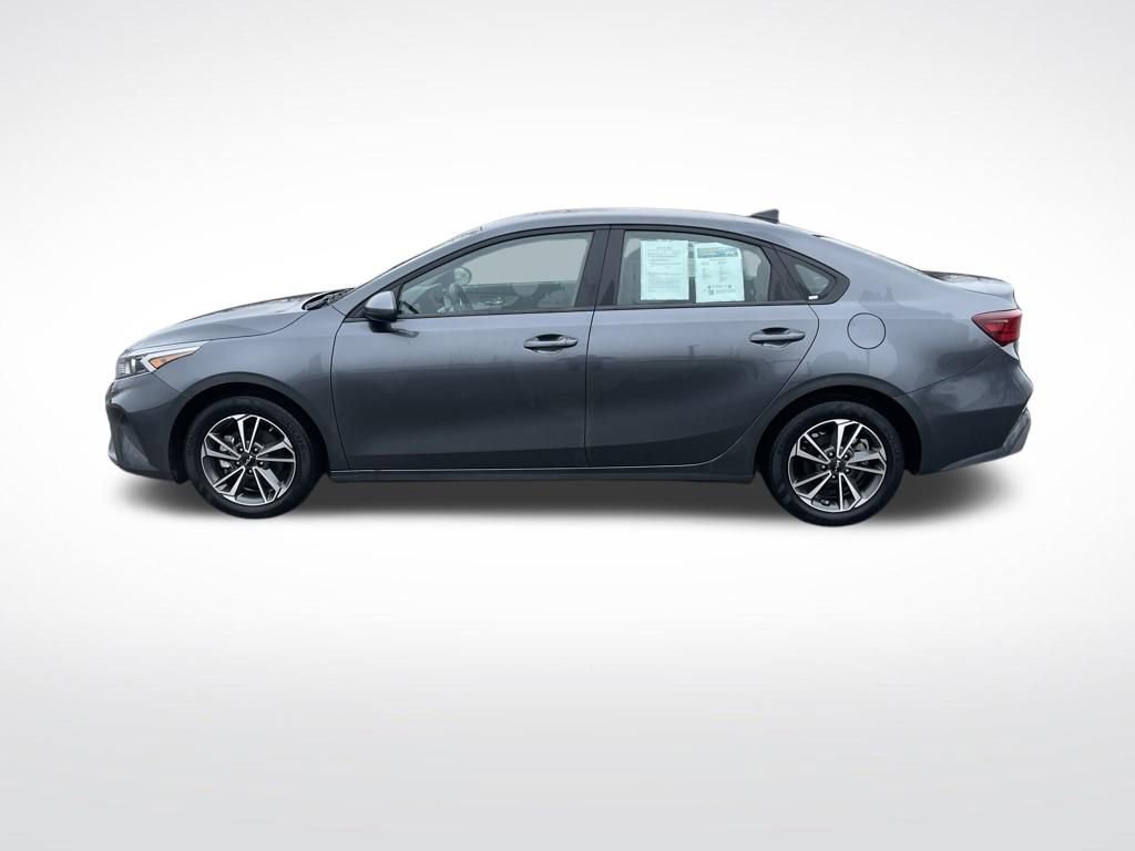 Used 2024 Kia Forte LXS image 2