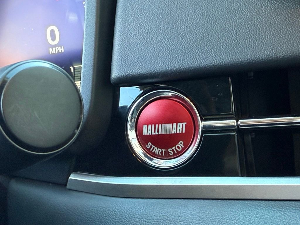 Used 2023 Mitsubishi Outlander SE image 12