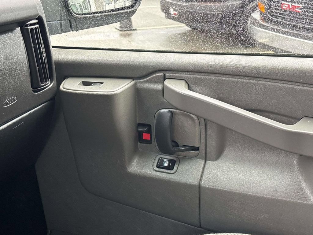 Used 2020 GMC Savana 3500 w/ Power Convenience Package RWD image 22