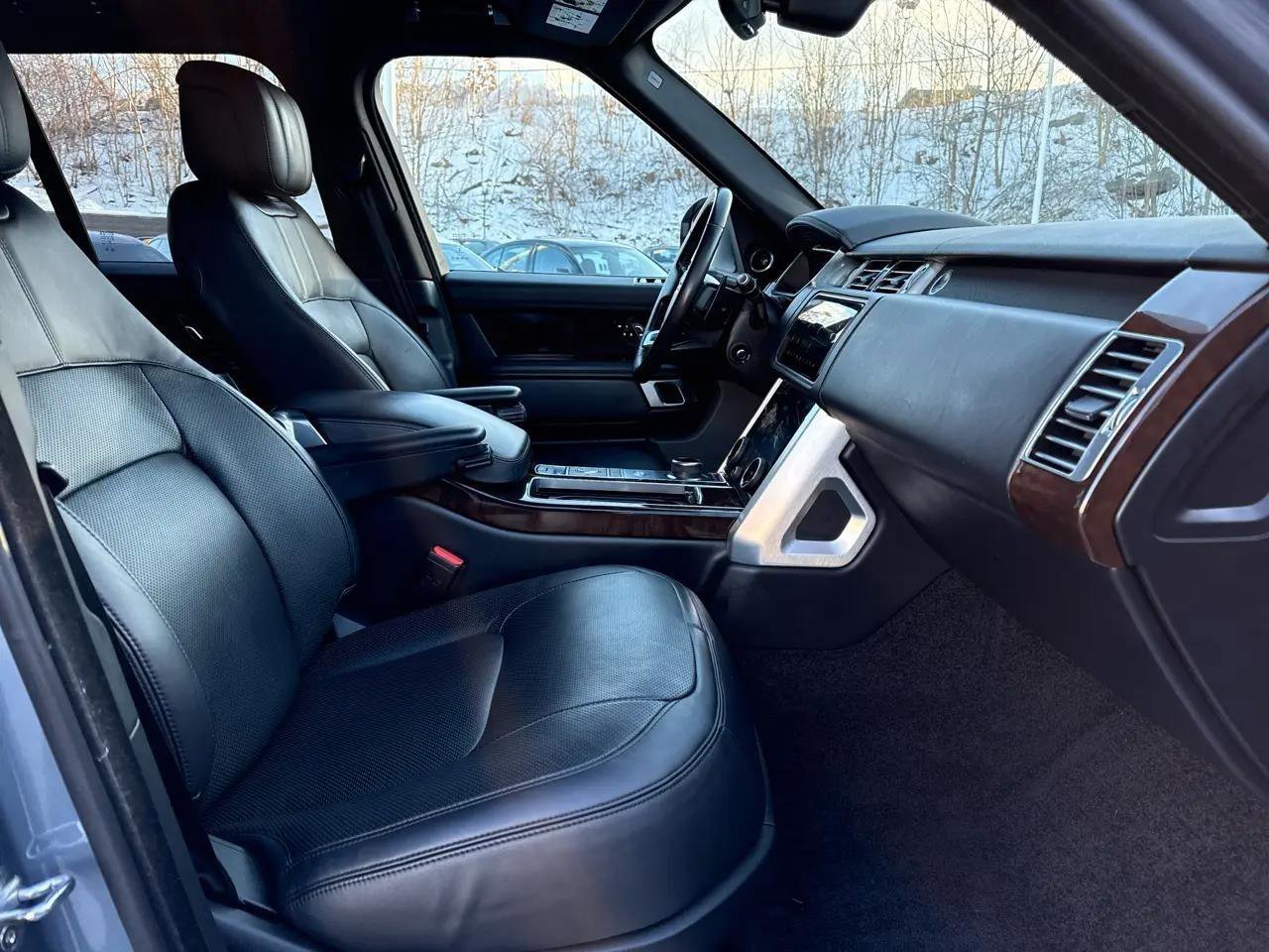 Used 2020 Land Rover Range Rover HSE image 46