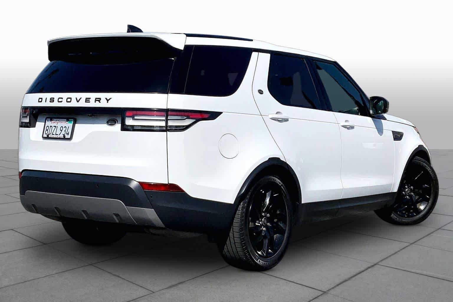 Used 2018 Land Rover Discovery SE AWD/4WD image 12