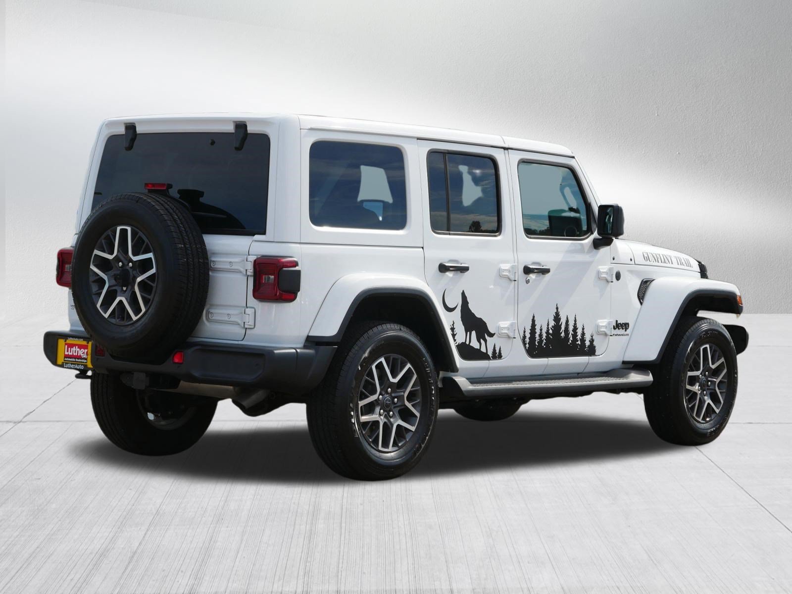 Used 2025 Jeep Wrangler Unlimited Sahara w/ Safety Group AWD/4WD image 7